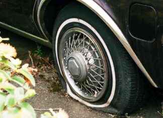 Bitcoin Price Consolidates at $61K While Whales Accumulate; XRP Drops 10% as SEC Appeals – Market Update news-07102024-090405