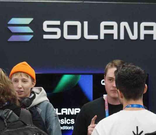 Ethereum Faces Solana Competition: Developer’s Departure Raises Concerns ethereum-faces-solana-competition-developers-departure-raises-concerns
