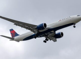 Know Your Rights: Passenger Claims and Claims for Delta Flight DL275 Diverted at LAX Delta Flight DL275 diverted, DL275 LAX diversion, Delta emergency landing LAX, DL275 flight update, Delta diverted flight news, DL275 incident report, LAX airport flight diversion, Delta airline disruption